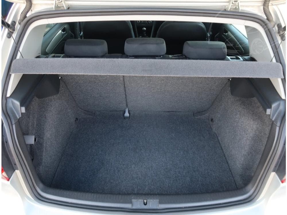 2011 Volkswagen GOLF - 13