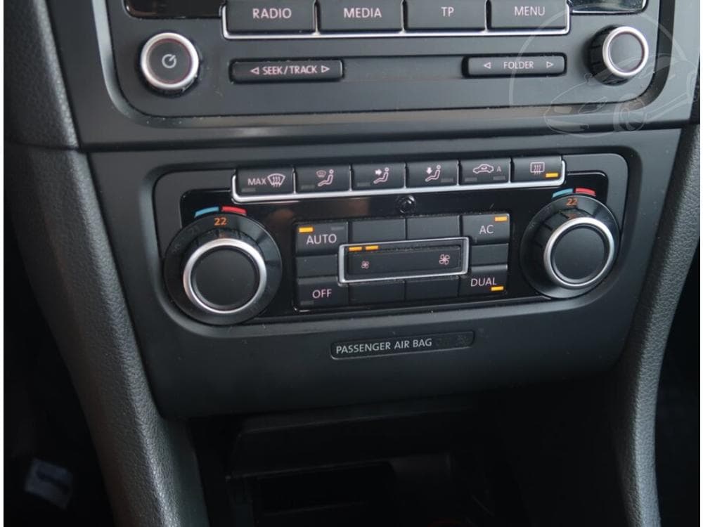 2011 Volkswagen GOLF - 15