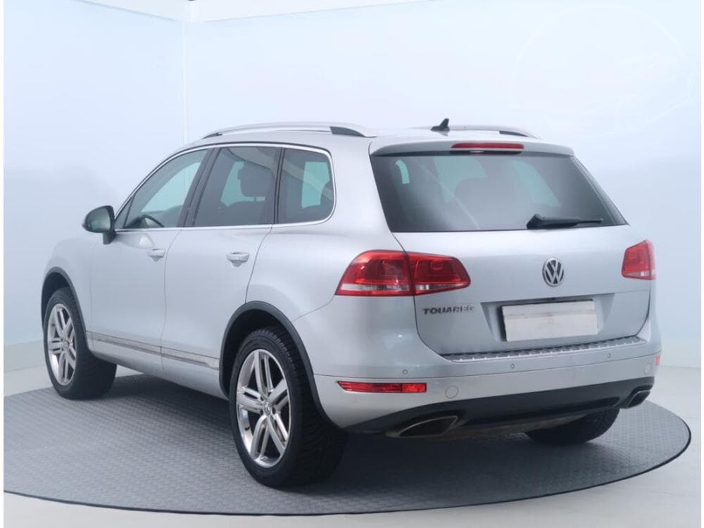 2012 Volkswagen TOUAREG - 4