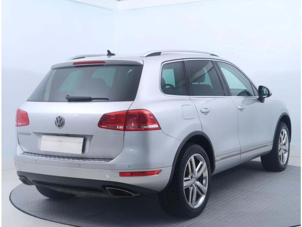 2012 Volkswagen TOUAREG - 5