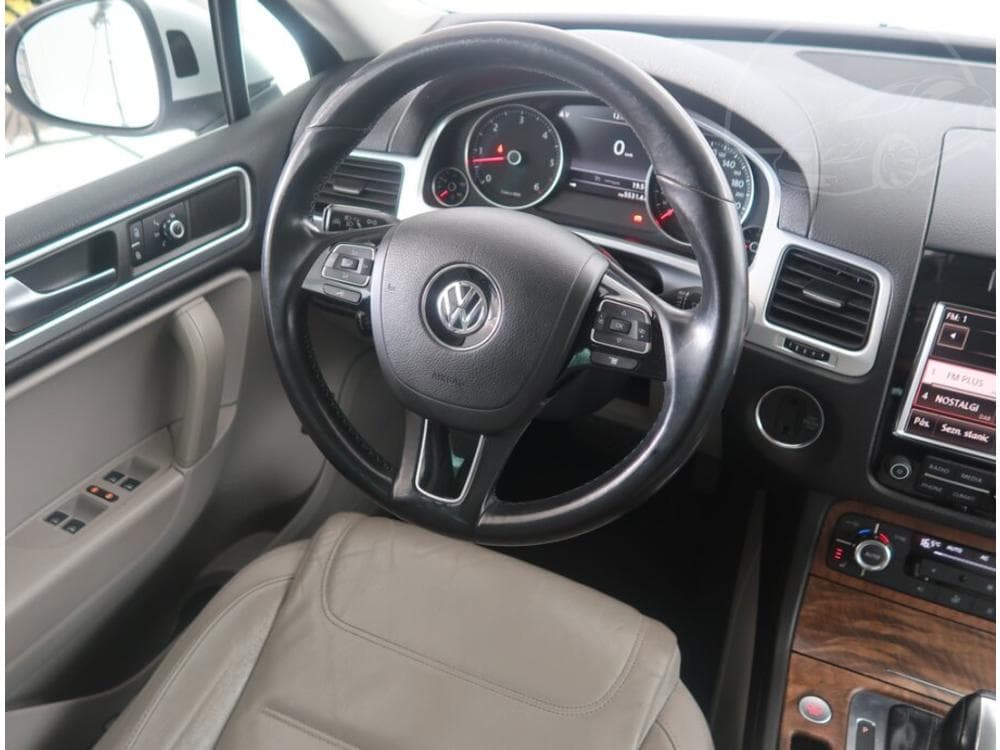 2012 Volkswagen TOUAREG - 7