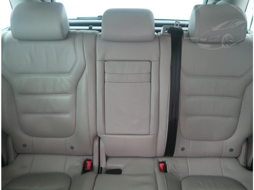 2012 Volkswagen TOUAREG - 10