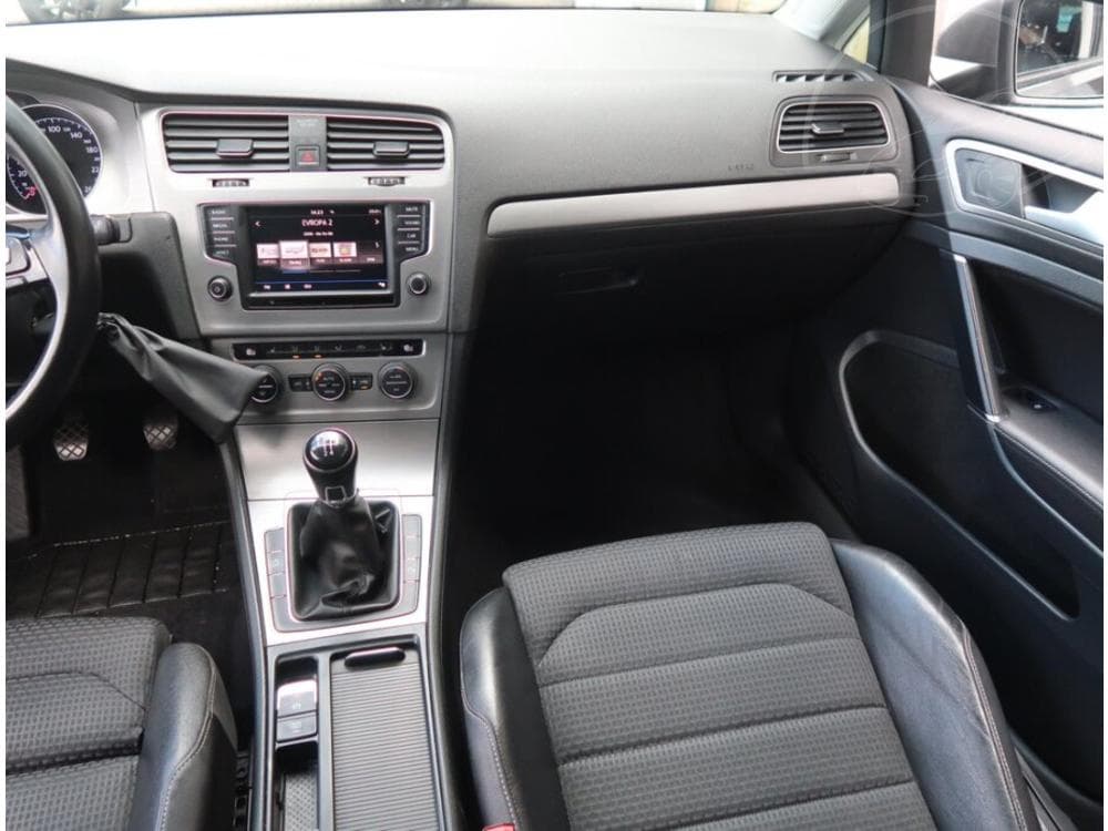 2016 Volkswagen GOLF - 8