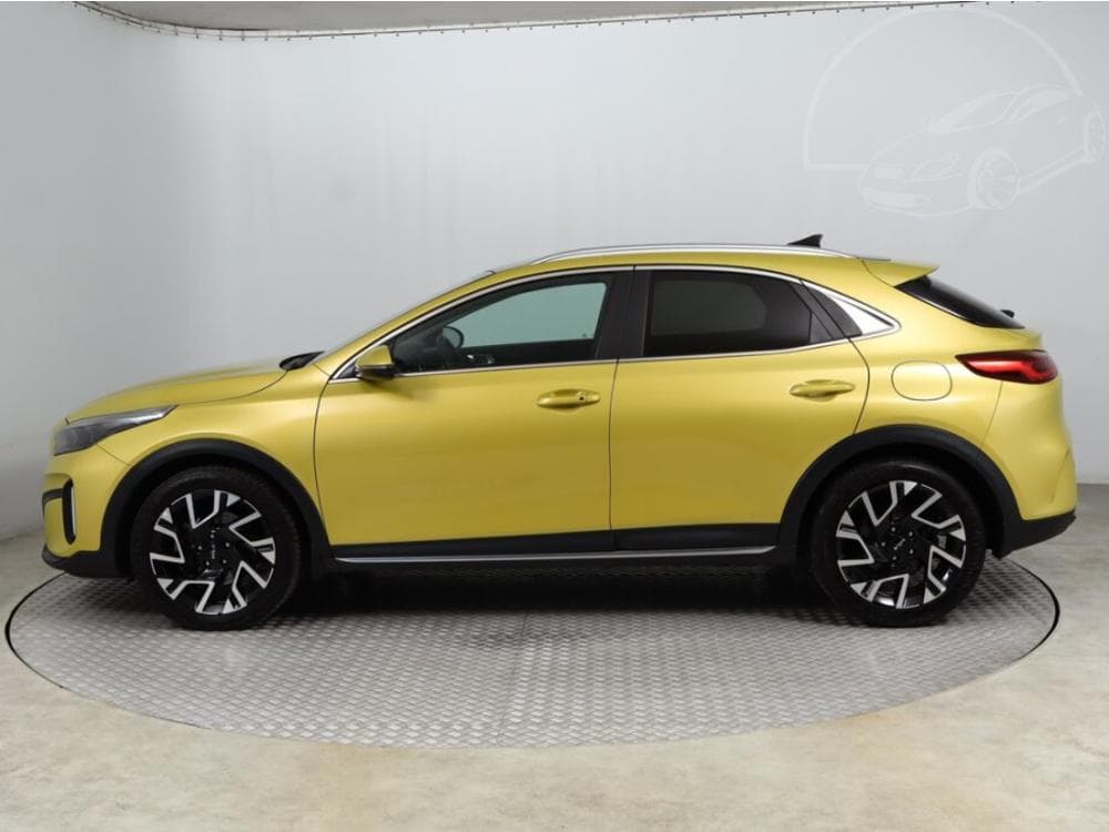2023 Kia XCEED - 3