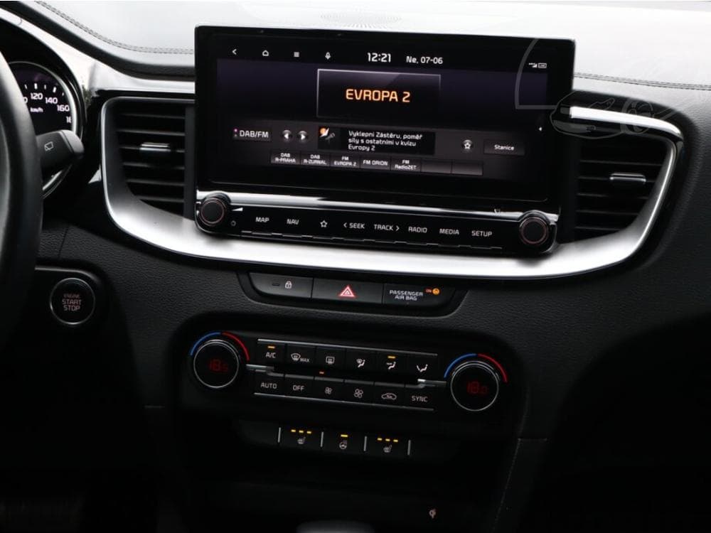 2023 Kia XCEED - 10