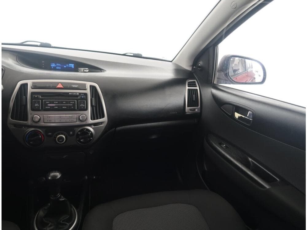 2012 Hyundai i20 - 8