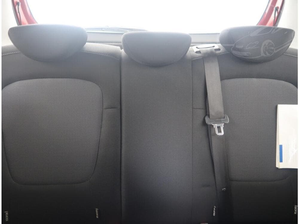 2012 Hyundai i20 - 10