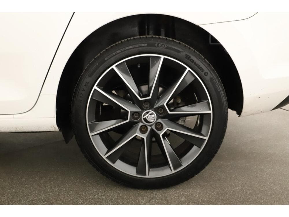 2014 Škoda RAPID - 11