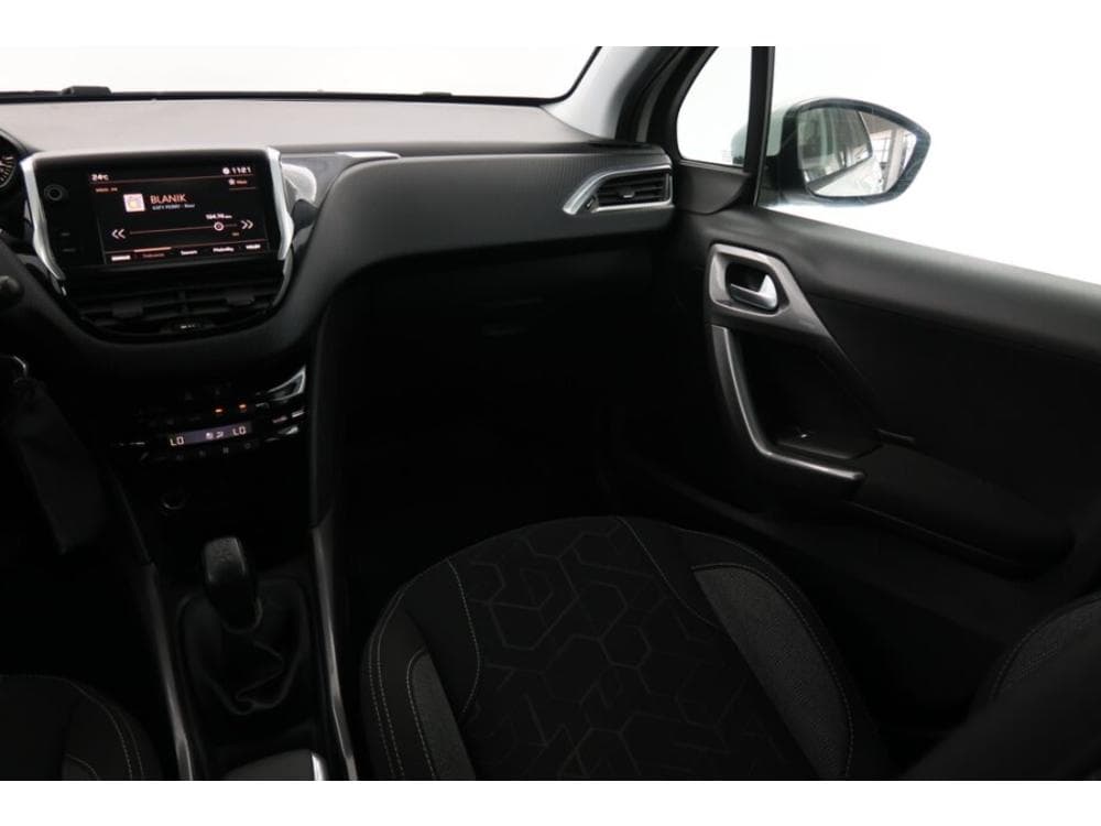 2017 Peugeot 2008 - 8