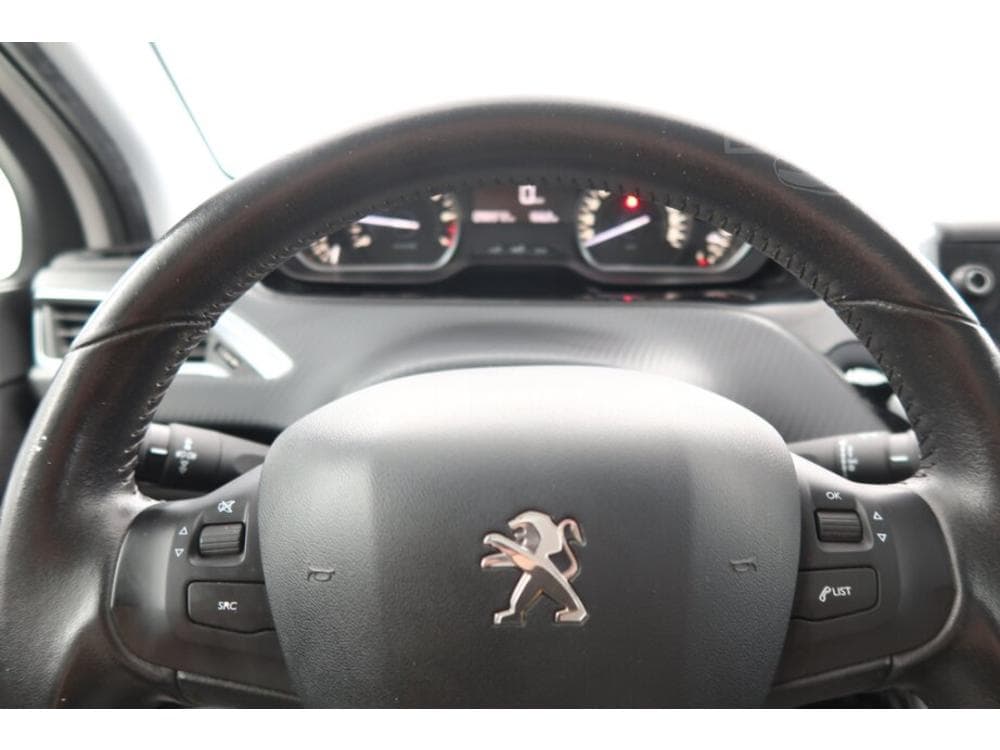 2017 Peugeot 2008 - 15