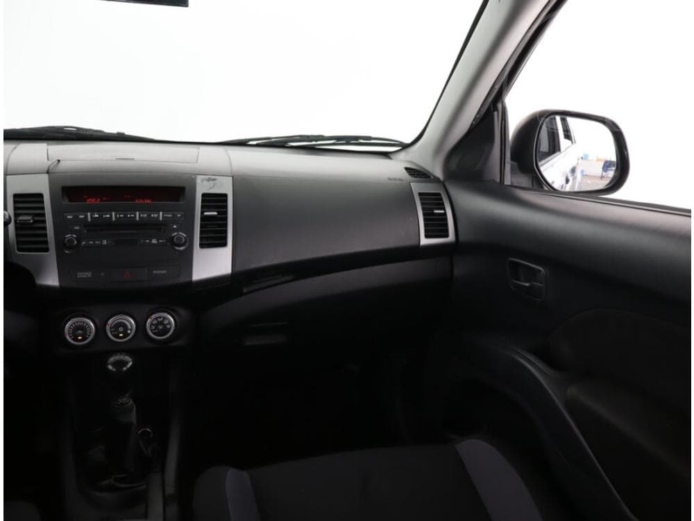 2009 Mitsubishi OUTLANDER - 8