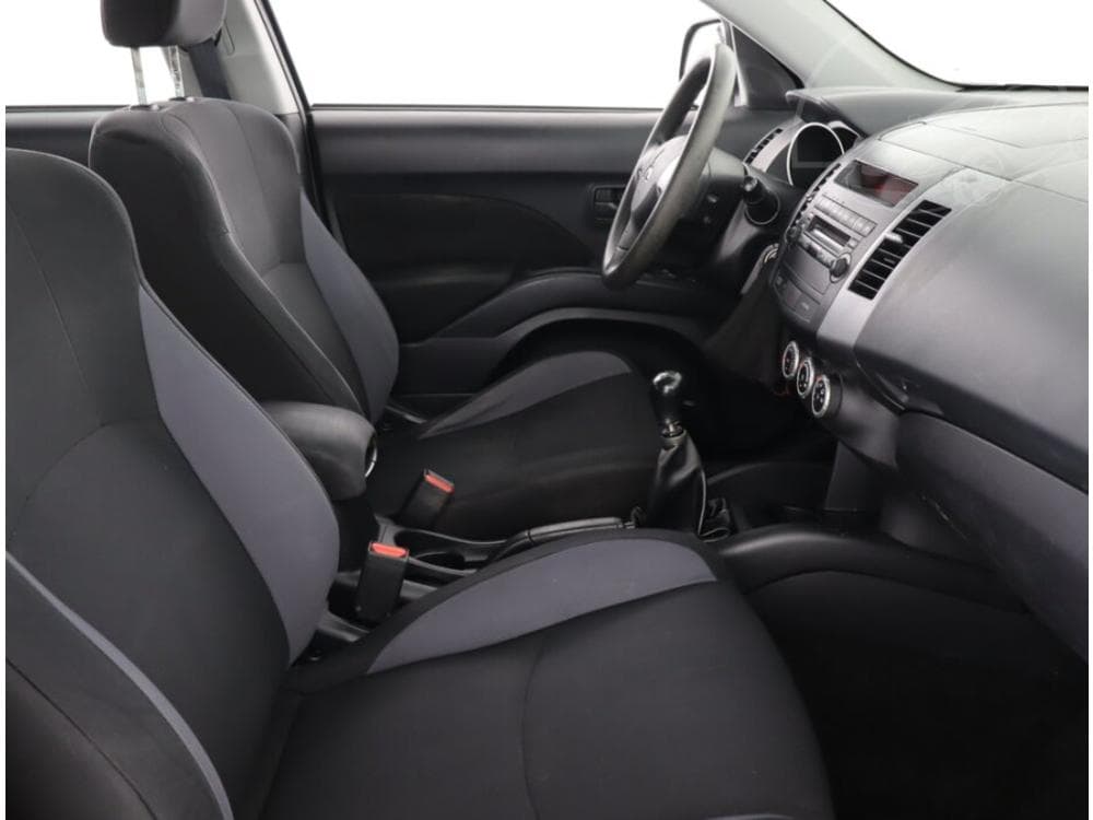 2009 Mitsubishi OUTLANDER - 9