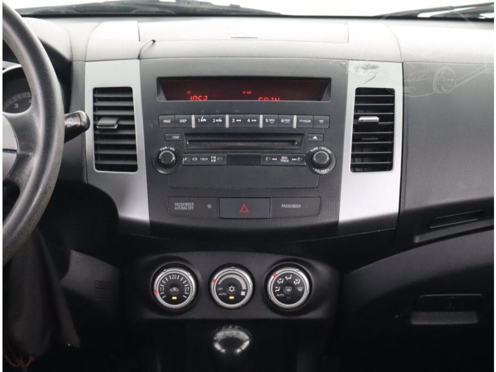 2009 Mitsubishi OUTLANDER - 12
