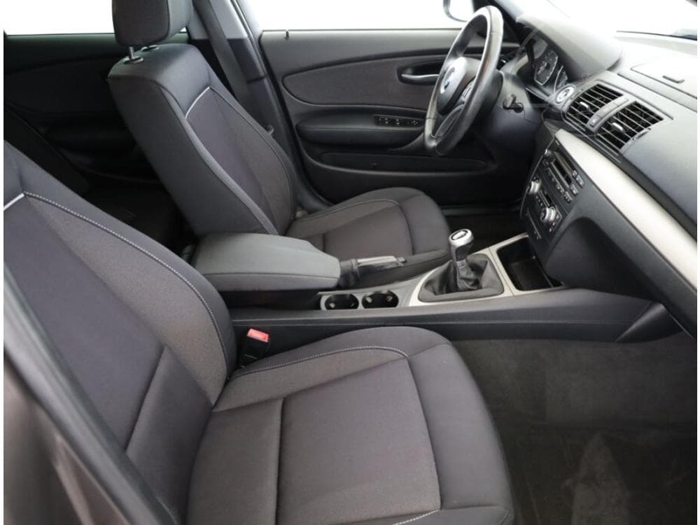 2009 BMW 1-SERIES - 7
