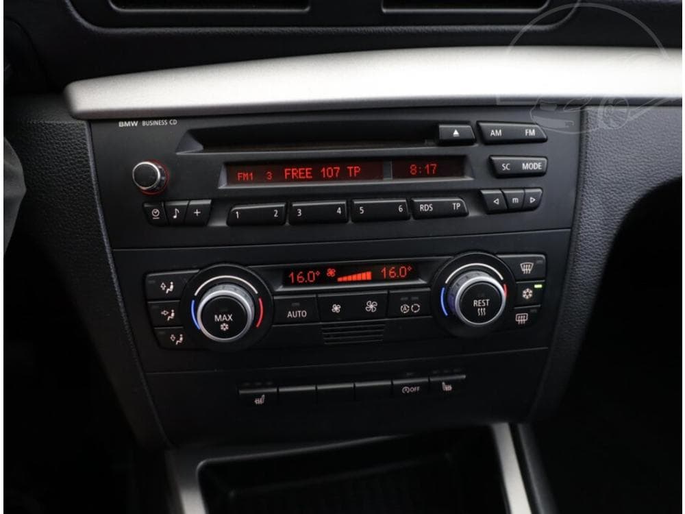 2009 BMW 1-SERIES - 10