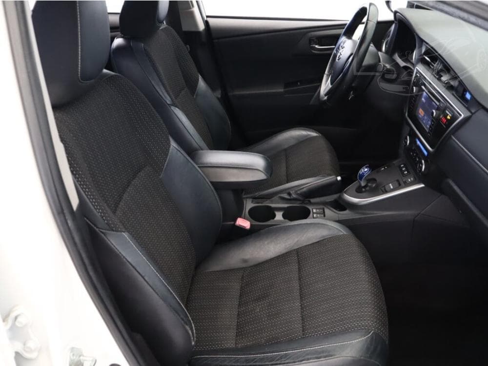 2013 Toyota AURIS - 7