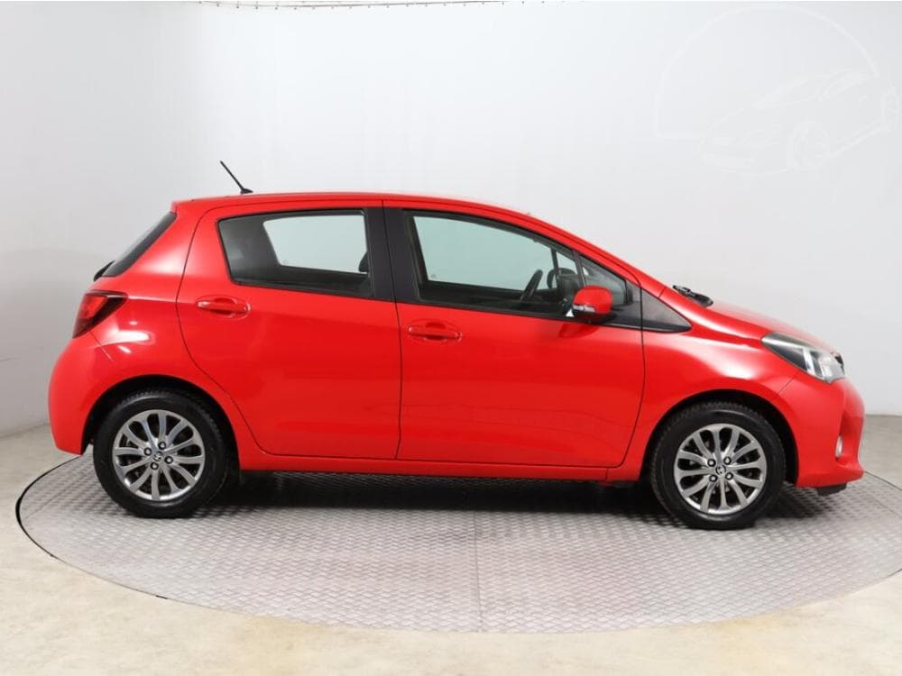 2017 Toyota YARIS - 6