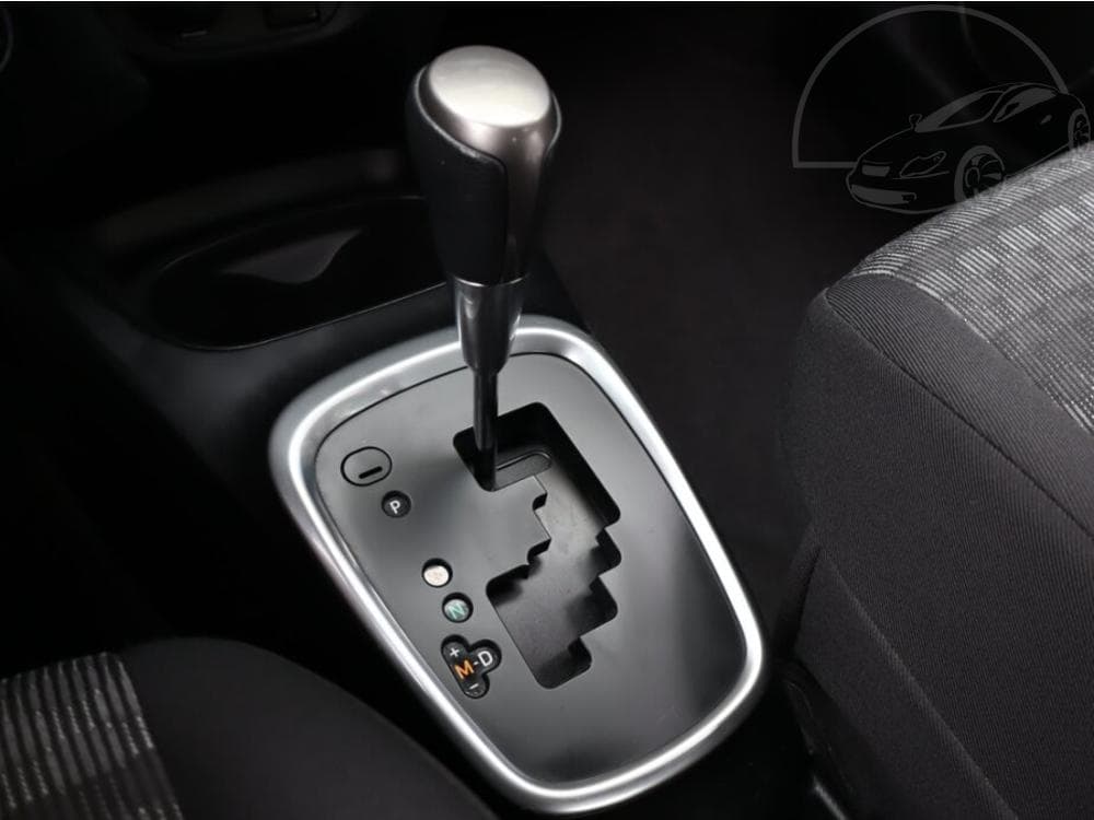 2017 Toyota YARIS - 11