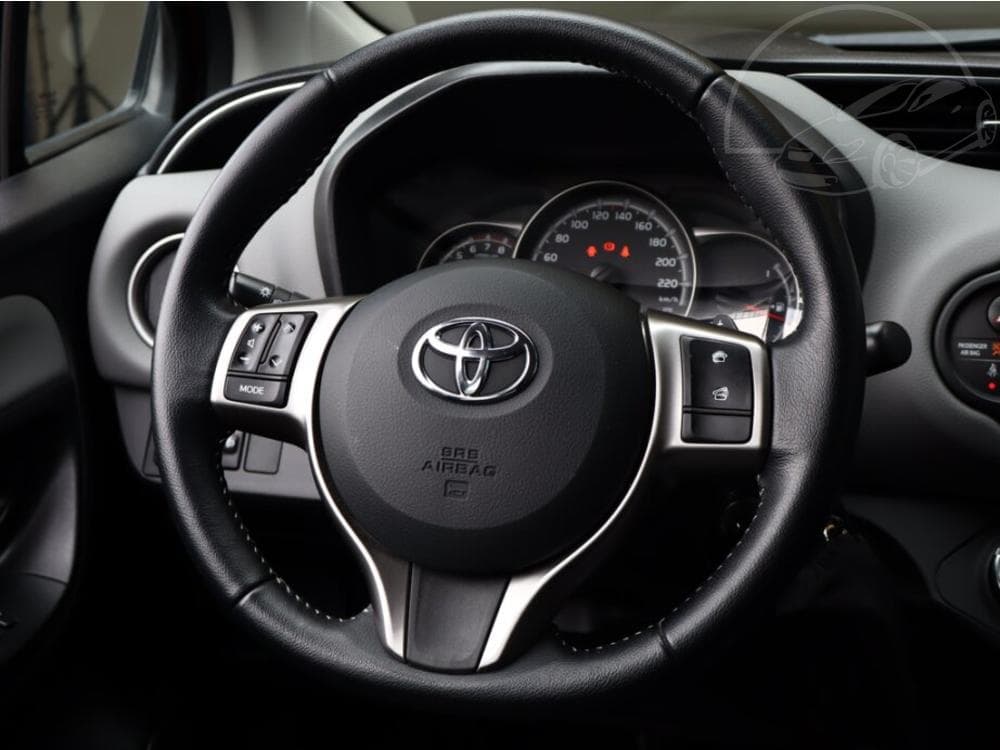 2017 Toyota YARIS - 14