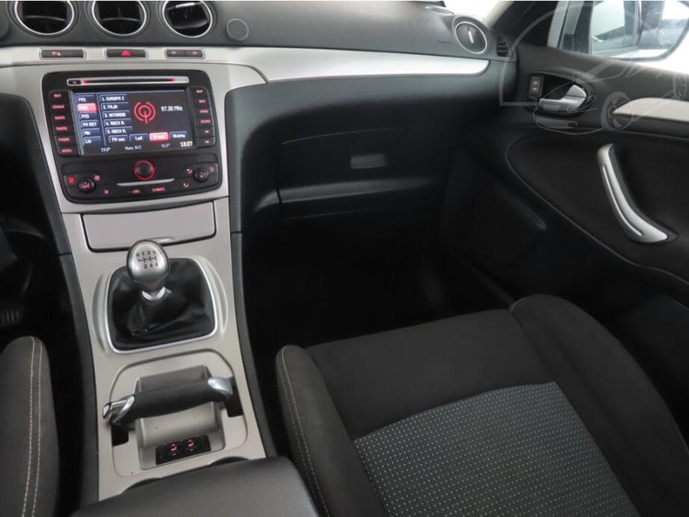 2011 Ford S-MAX - 8