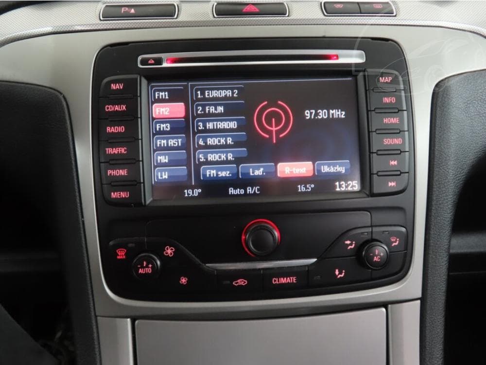 2011 Ford S-MAX - 12