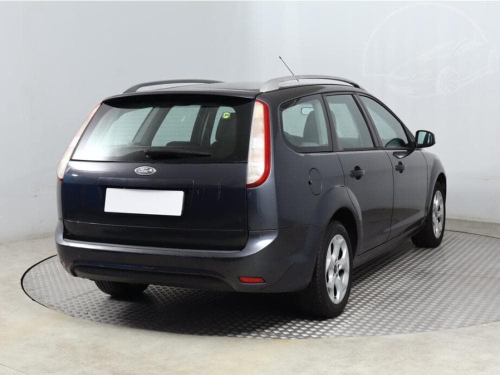 2010 Ford FOCUS - 5