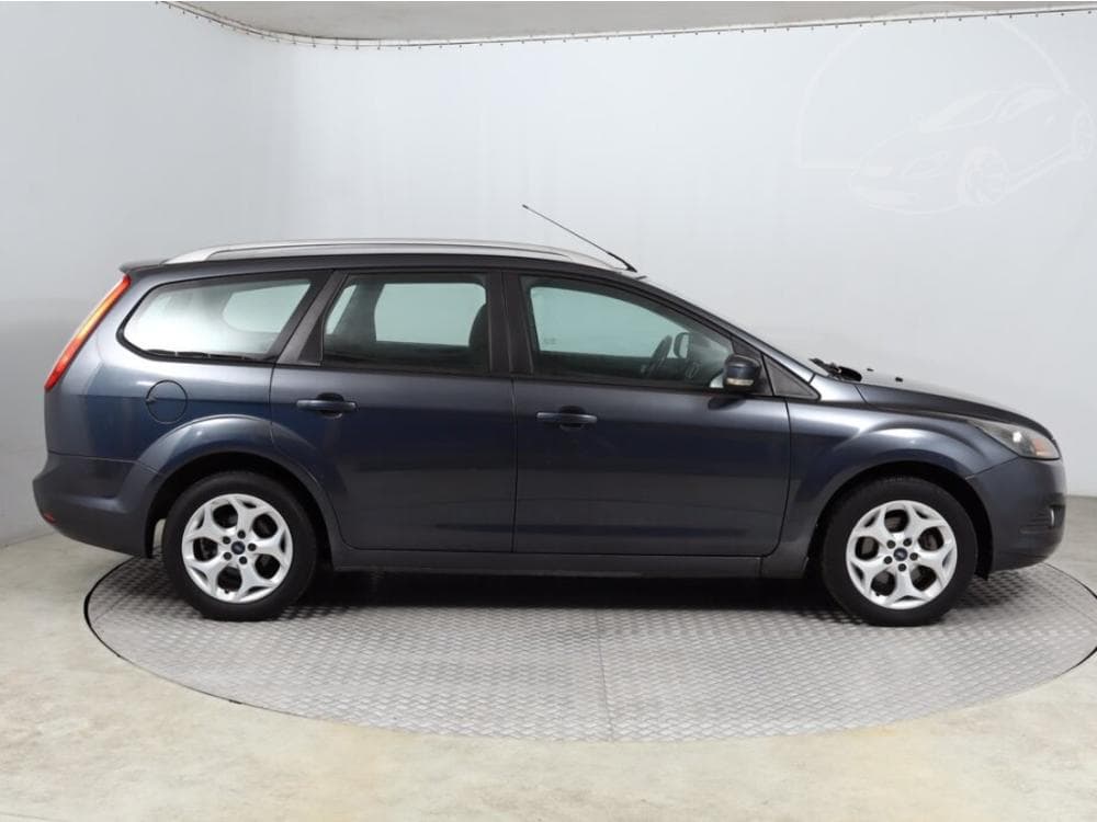 2010 Ford FOCUS - 6