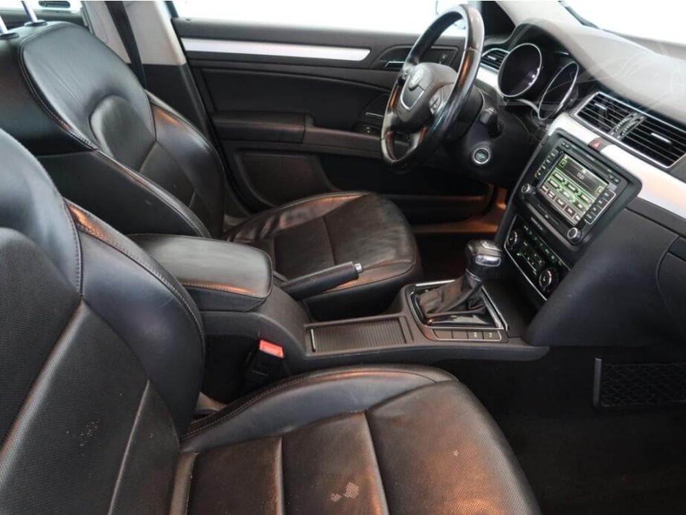 2012 Škoda SUPERB - 9