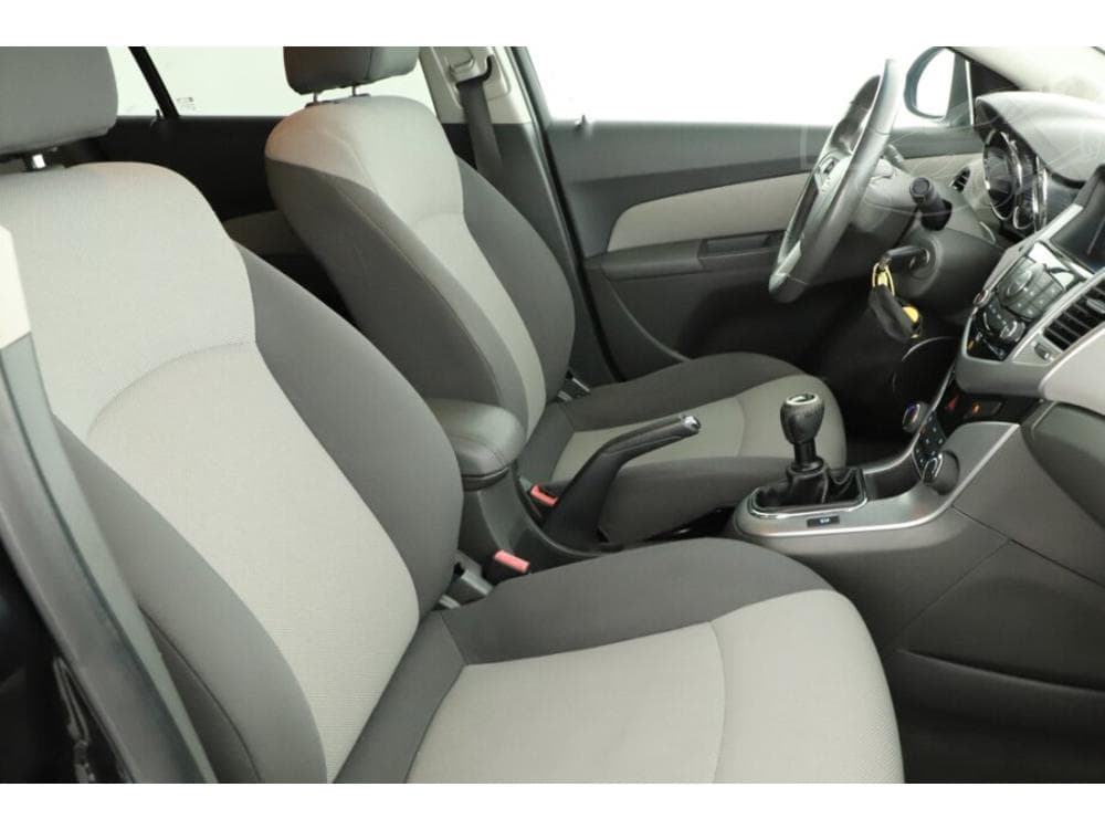 2010 Chevrolet CRUZE - 7