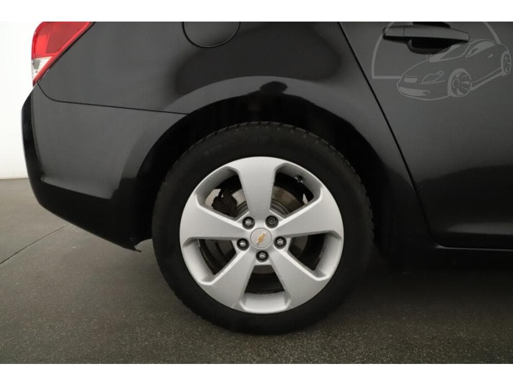 2010 Chevrolet CRUZE - 11