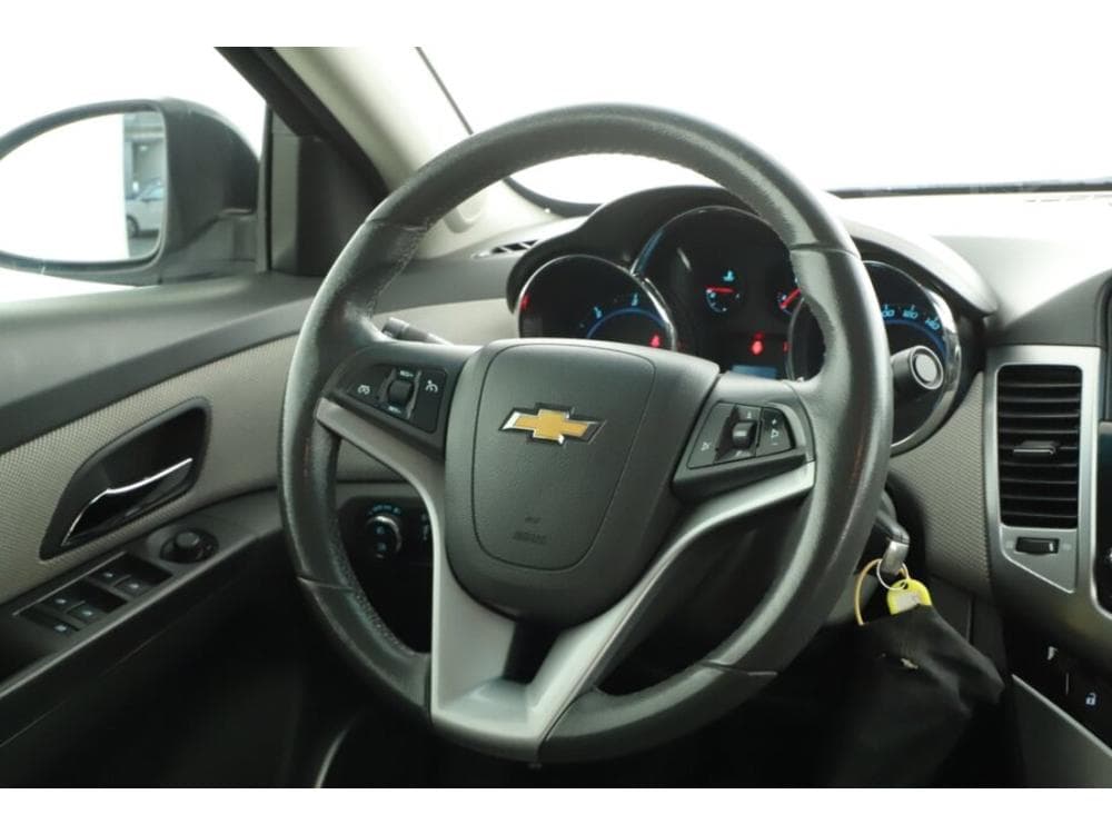2010 Chevrolet CRUZE - 12