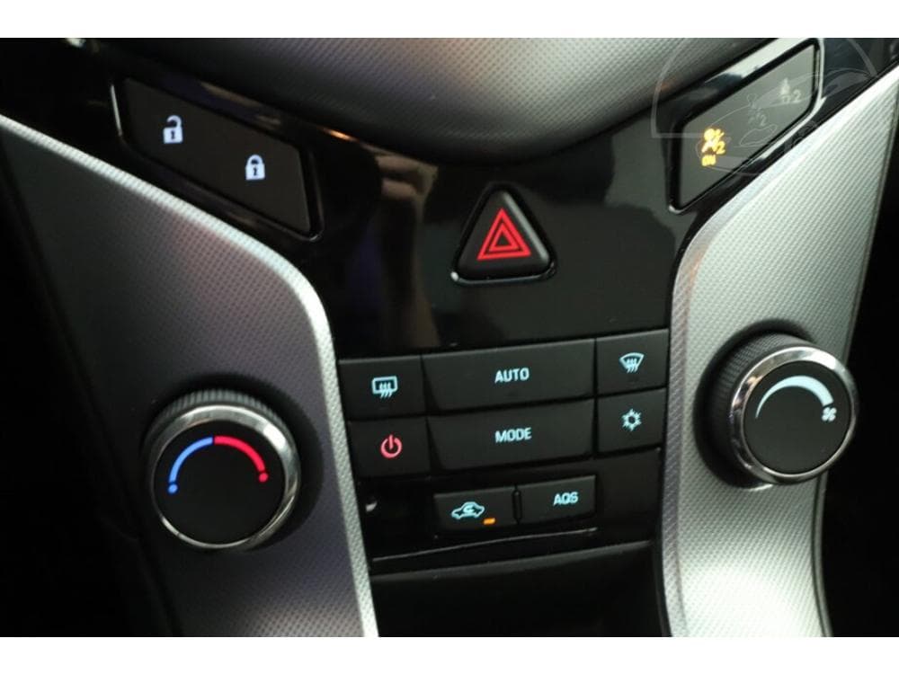 2010 Chevrolet CRUZE - 14