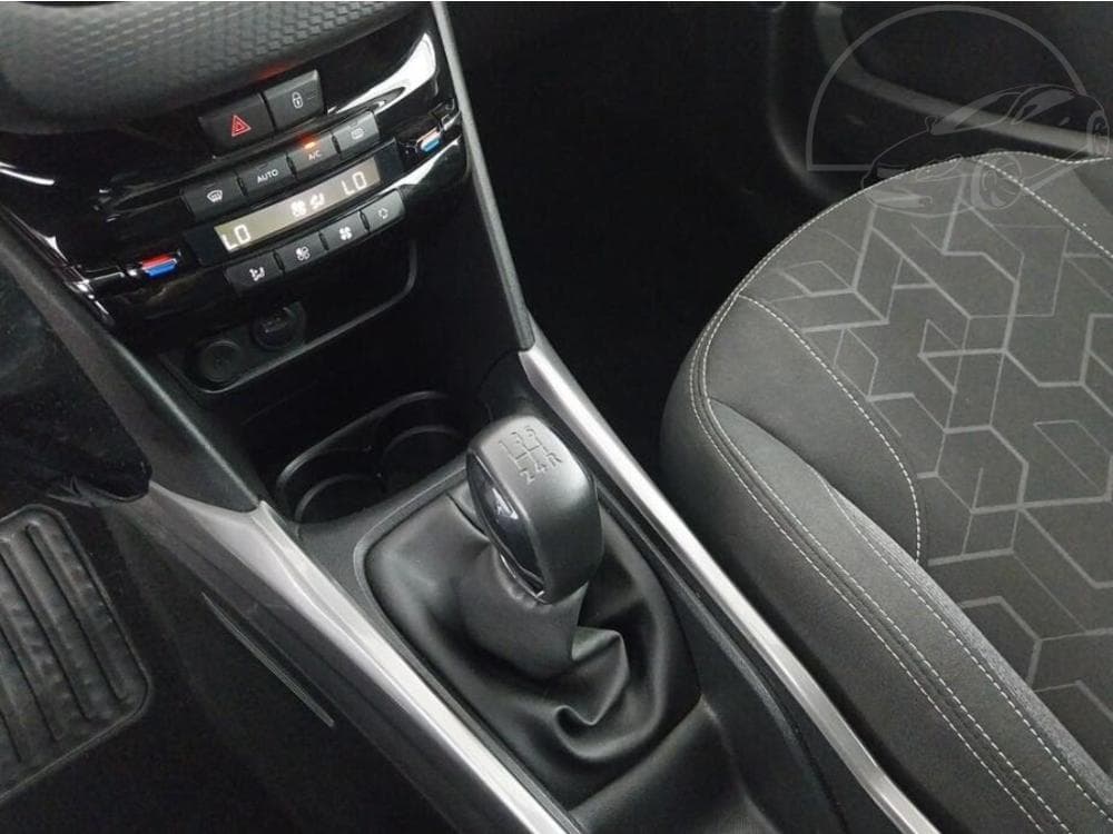 2019 Peugeot 2008 - 13