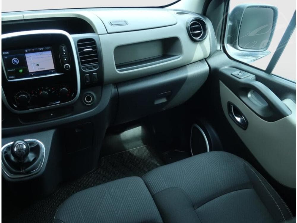 2015 Renault TRAFIC - 8