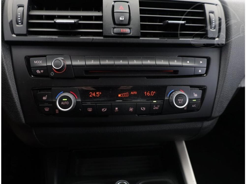 2014 BMW 1-SERIES - 10