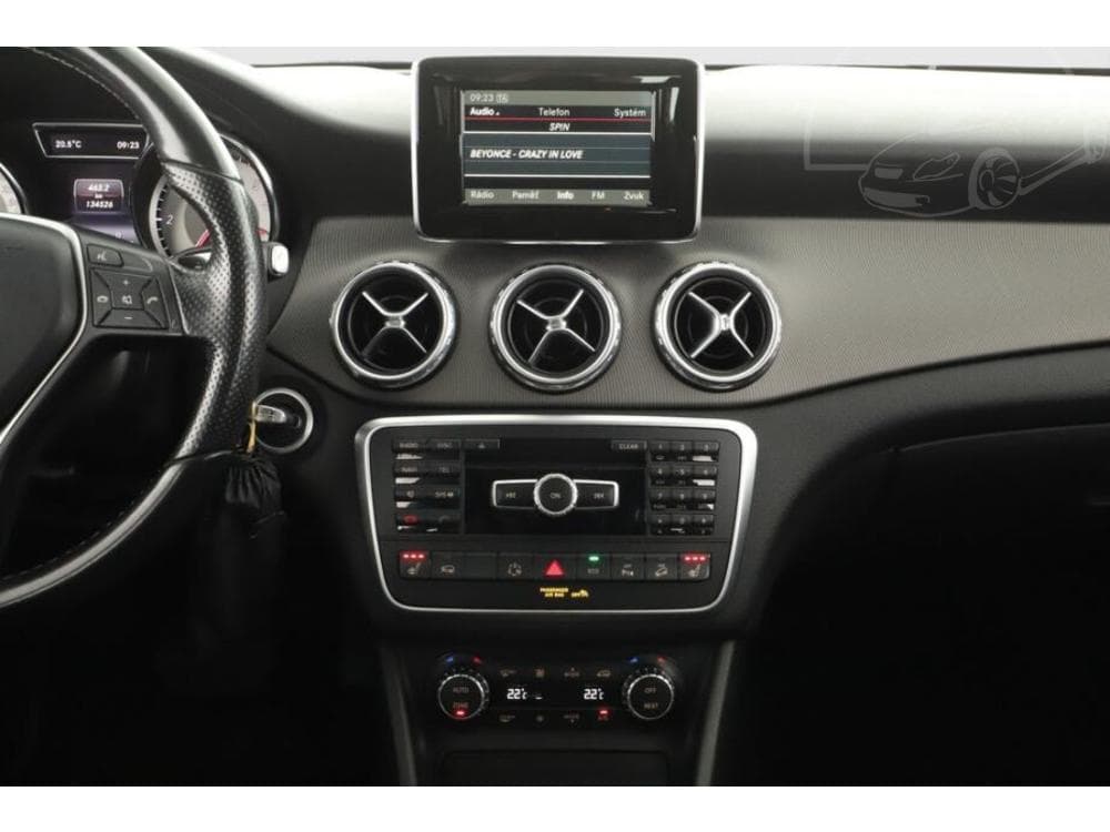 2014 Mercedes-Benz GLA - 9