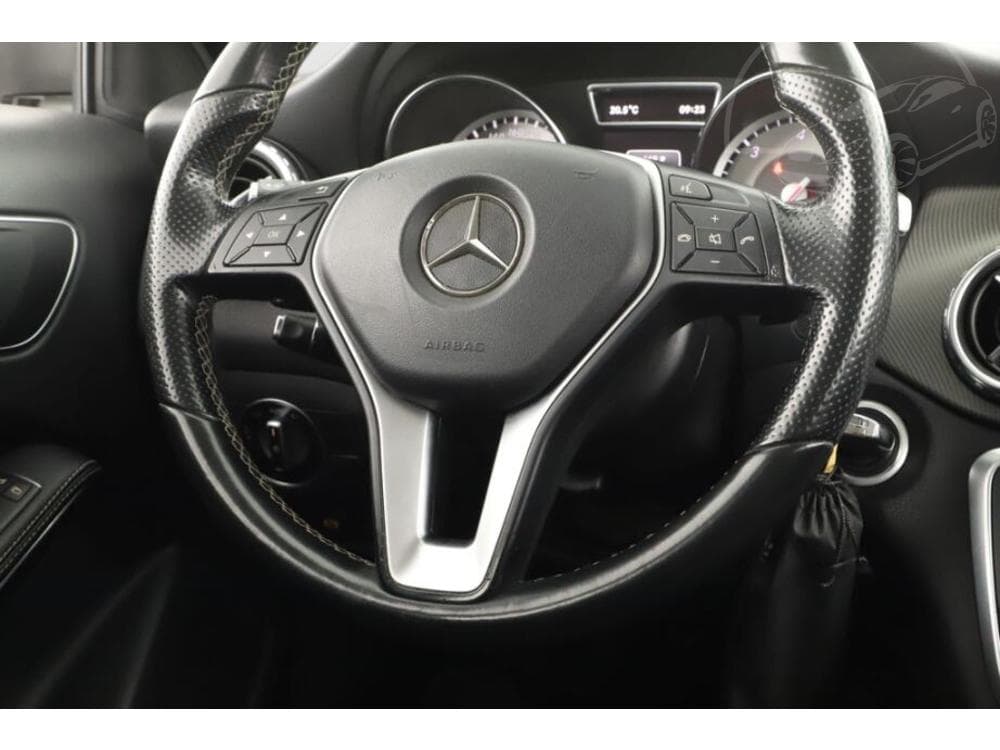 2014 Mercedes-Benz GLA - 13