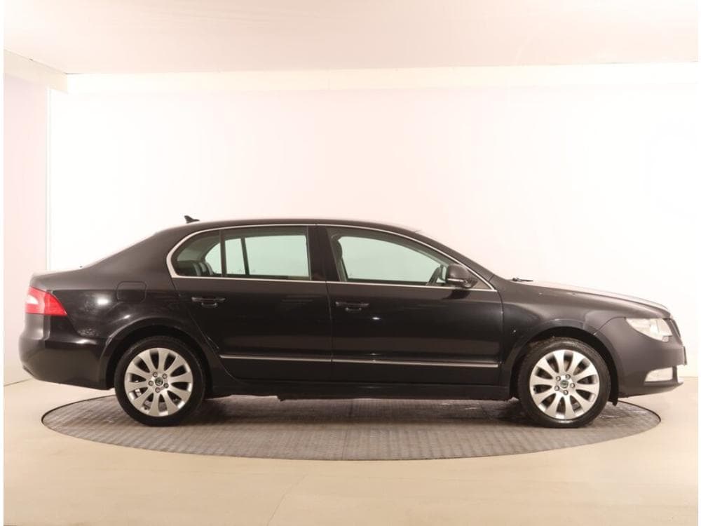 2011 Škoda SUPERB - 6