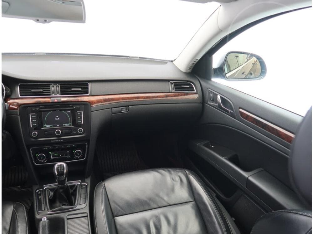 2011 Škoda SUPERB - 8