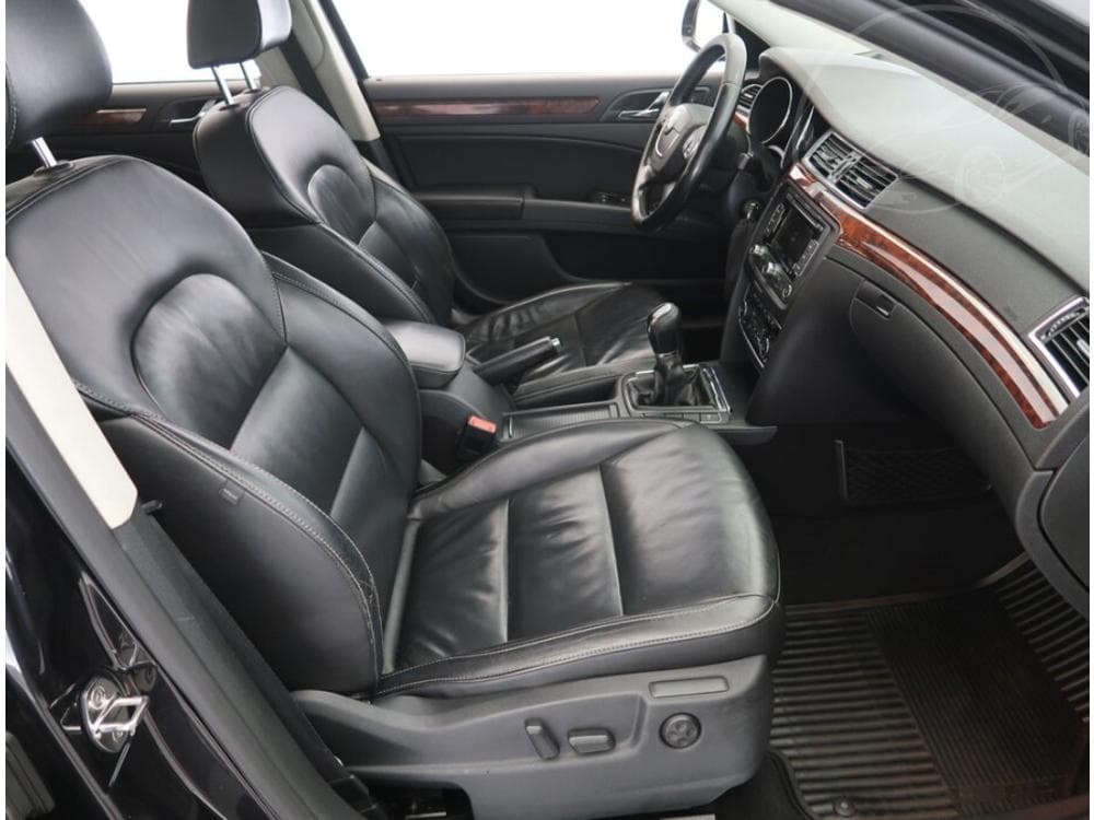 2011 Škoda SUPERB - 9