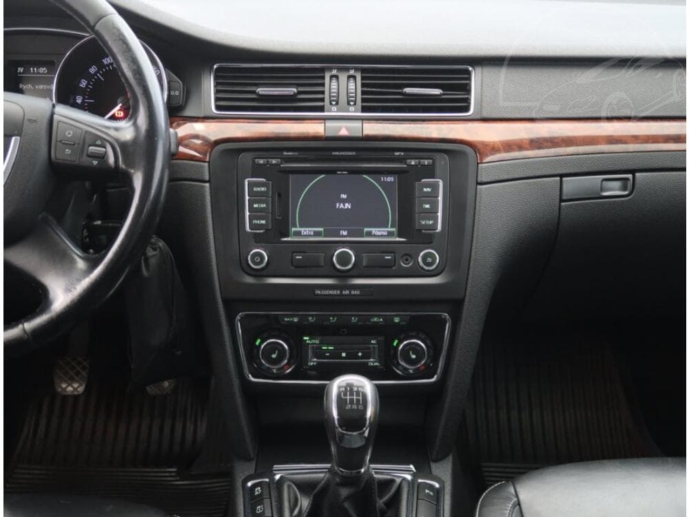 2011 Škoda SUPERB - 12