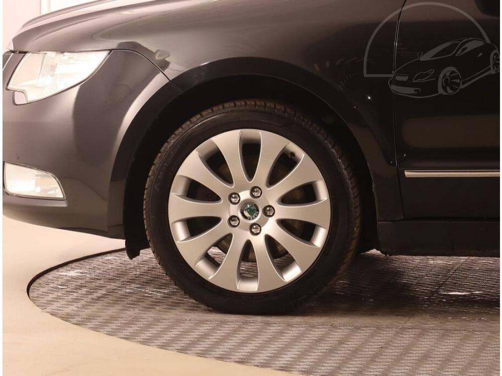 2011 Škoda SUPERB - 15