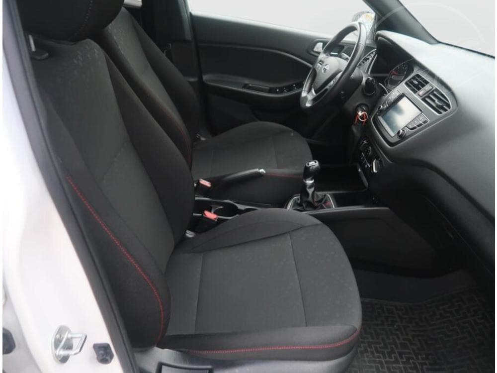 2019 Hyundai i20 - 9