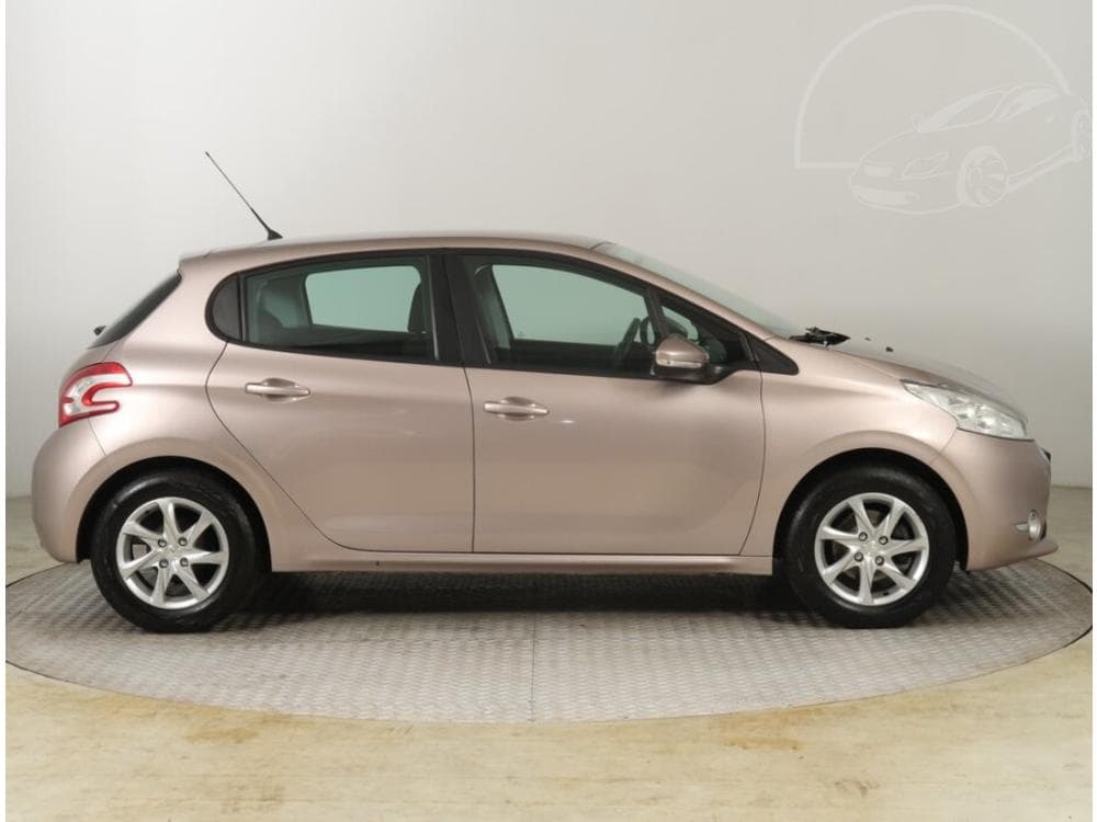 2014 Peugeot 208 - 6