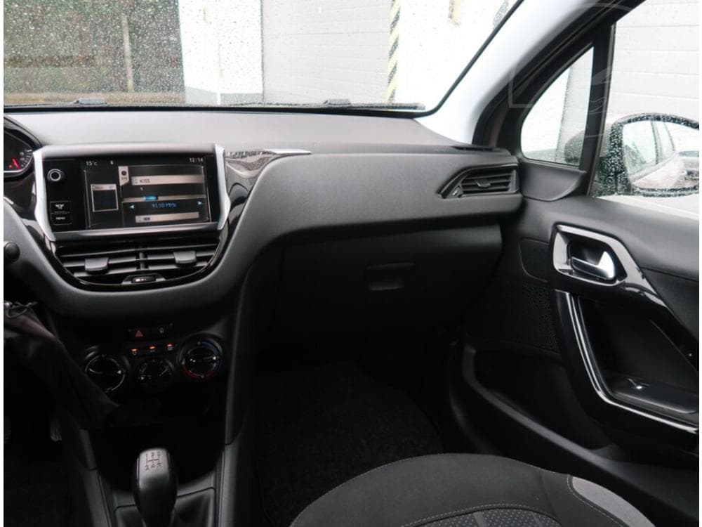 2014 Peugeot 208 - 8