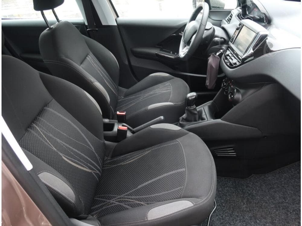 2014 Peugeot 208 - 9