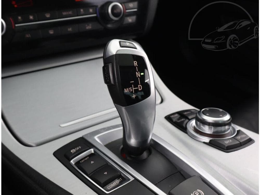 2013 BMW 5-SERIES - 13