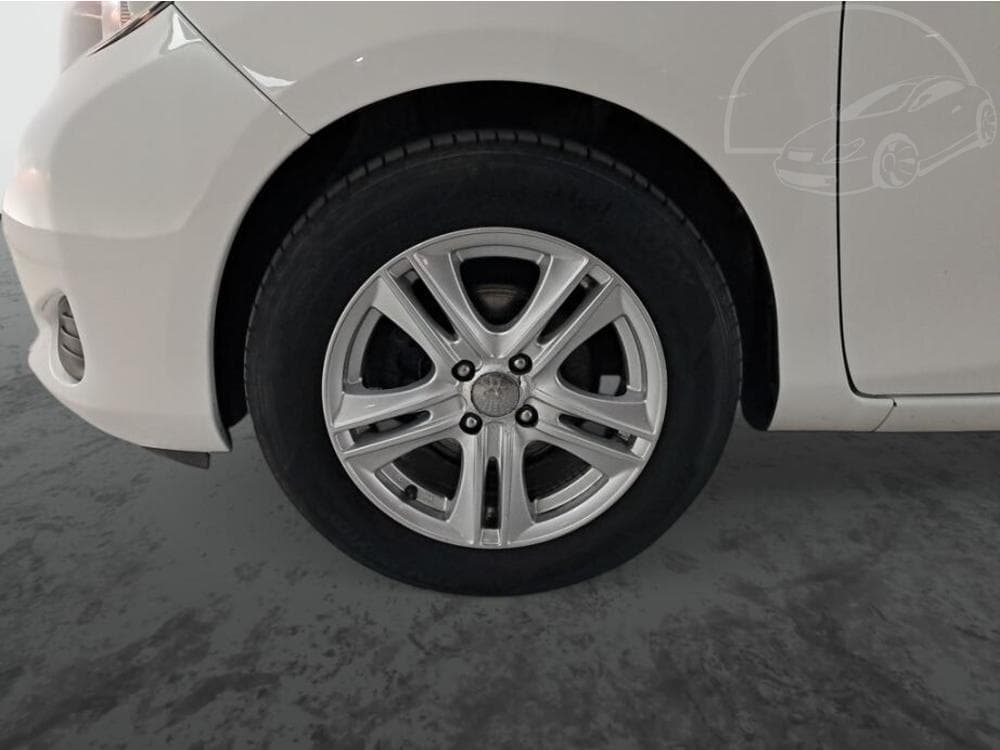 2012 Toyota YARIS - 14