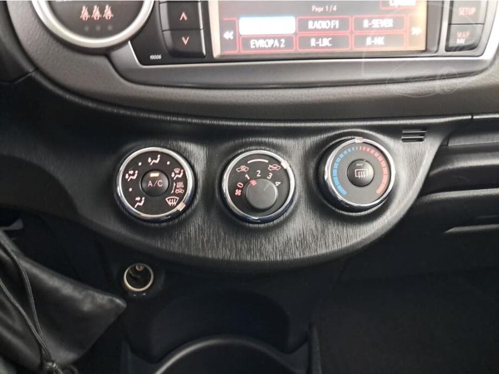 2012 Toyota YARIS - 15