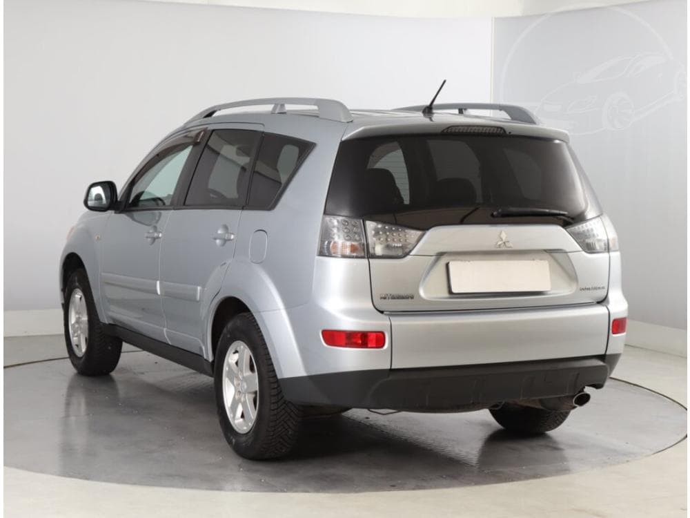 2009 Mitsubishi OUTLANDER - 4